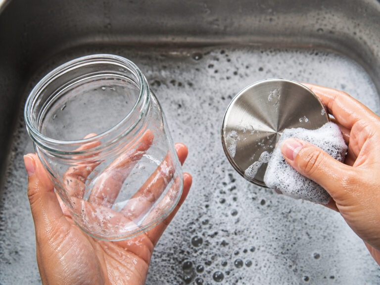 How Do You Clean Glass Bakeware? A Safe Step-by-Step Guide